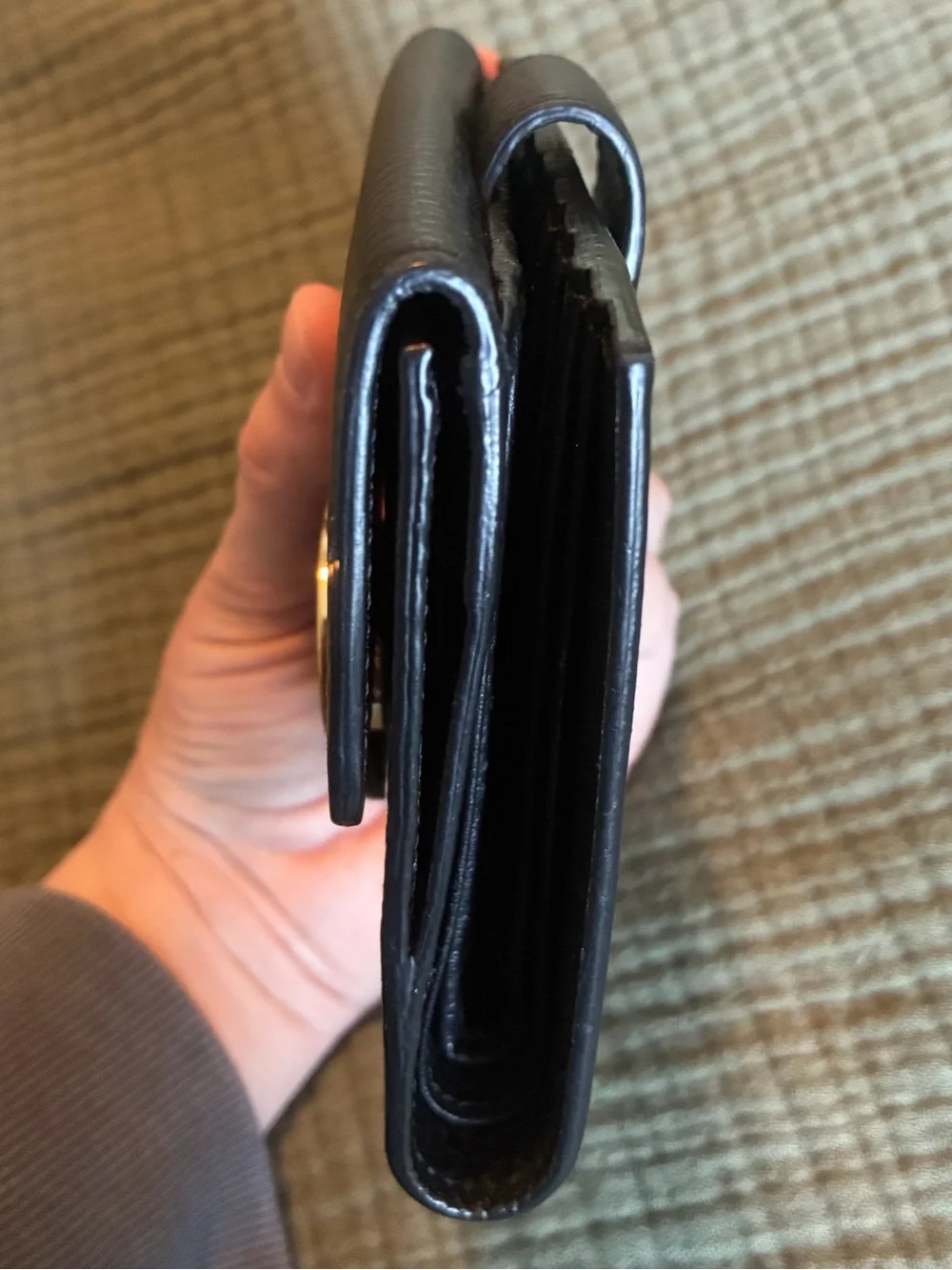 Gucci Black Pebbled Leather Wallet with Gold Double G - Picture 11 of 12
